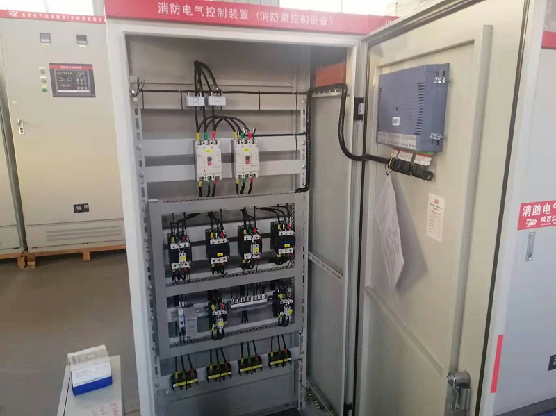 消防泵控制柜內部